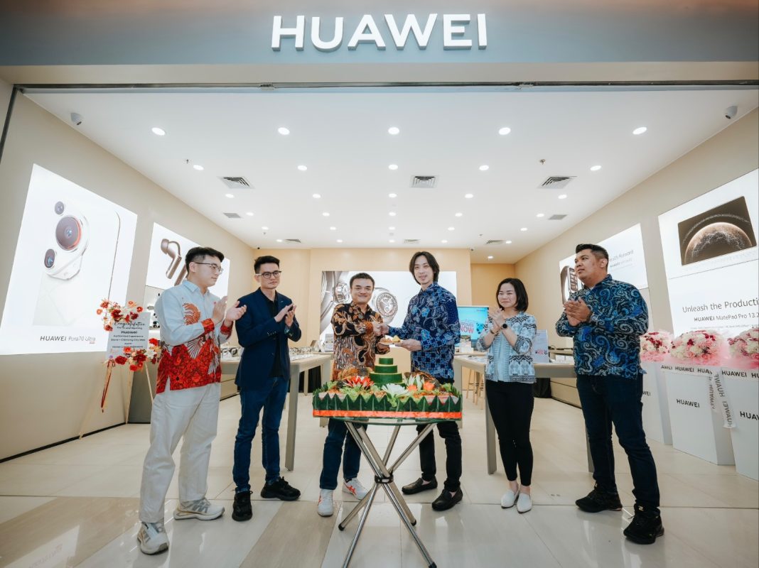 Huawei Experience Store Hadir di Cibinong City Mall