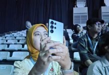 Samsung Galaxy S25 Tunjukkan Keunggulan Flagship Kompak Dibanding Flip Phone
