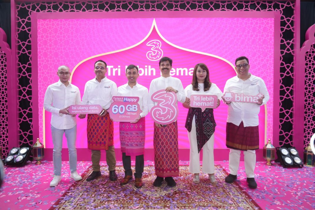 Indosat melalui brand Tri kembali menghadirkan program #MudahnyaKebaikan dengan Sedekah Kuota di bulan Ramadan tahun ini. Program ini mengajak pelanggan Tri, yang mayoritas merupakan generasi muda, untuk bersedekah kuota dengan cara yang lebih praktis dan hanya dalam satu klik.