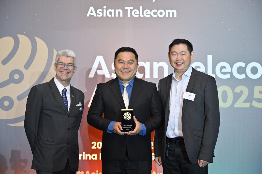 Telkomsel IoT FleetSense merupakan solusi digital berbasis Artifical Intelligence (AI) yang fokus dikembangkan untuk menjawab tantangan digitalisasi keamanan dan efisiensi berbagai moda transportasi dan logistik.