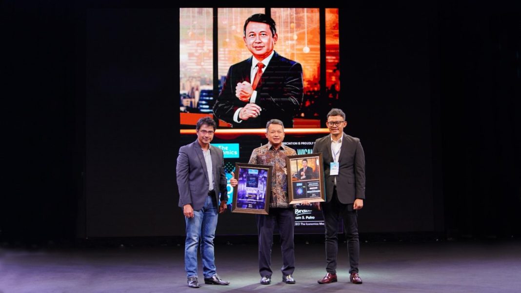 Bank DKI menerima penghargaan sebagai Indonesia Top Digital Innovation Award 2025, dan Indonesia 20 Popular CIO & CTO Awards 2025