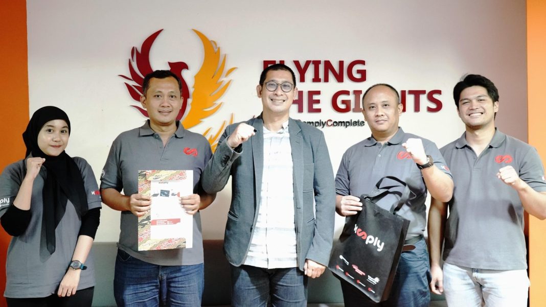 Vice President Xooply Doddi Herlambang (Kedua dari Kiri), Direktur Bisnis Metranet Faisal Yusuf (Tengah), dan Head of Xooply Prima (Kedua dari Kanan).
