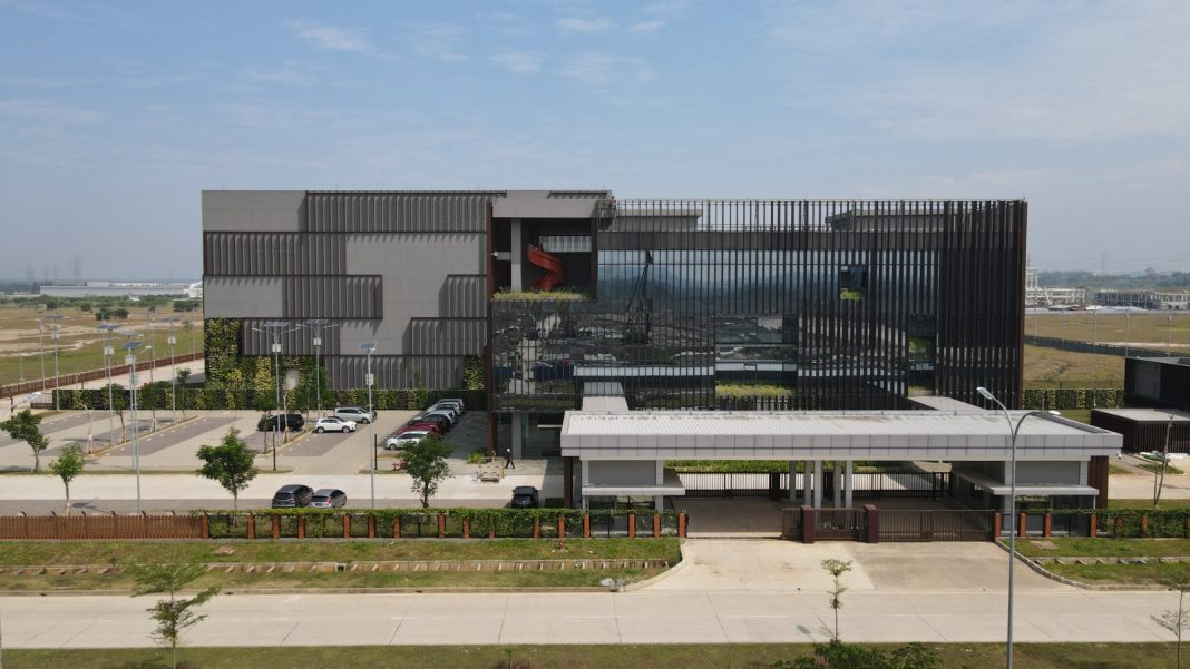 Gedung Data Center NeutraDC.
