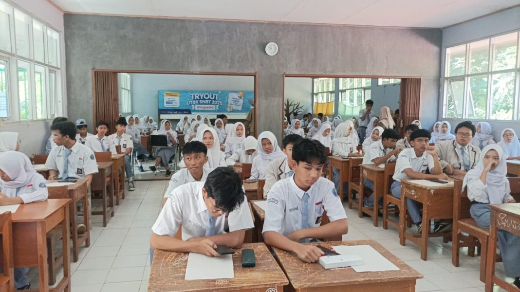 Telkomsel Sukses Gelar Ilmupedia Tryout UTBK 2025 di 30 Kota Diikuti 16.000 Siswa