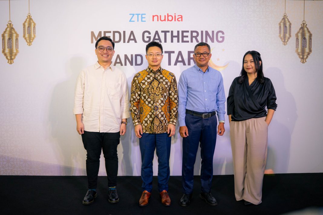 (ki-ka) Bernardus Agung, Marketing Manager nubia Indonesia_ Kevin Fang, Marketing Director, ZTE Indonesia_ Iman Hirawadi, Telecom Solution Architect & Business Consultant of ZTE Indonesia_ Maya Arneldy, PR Manager