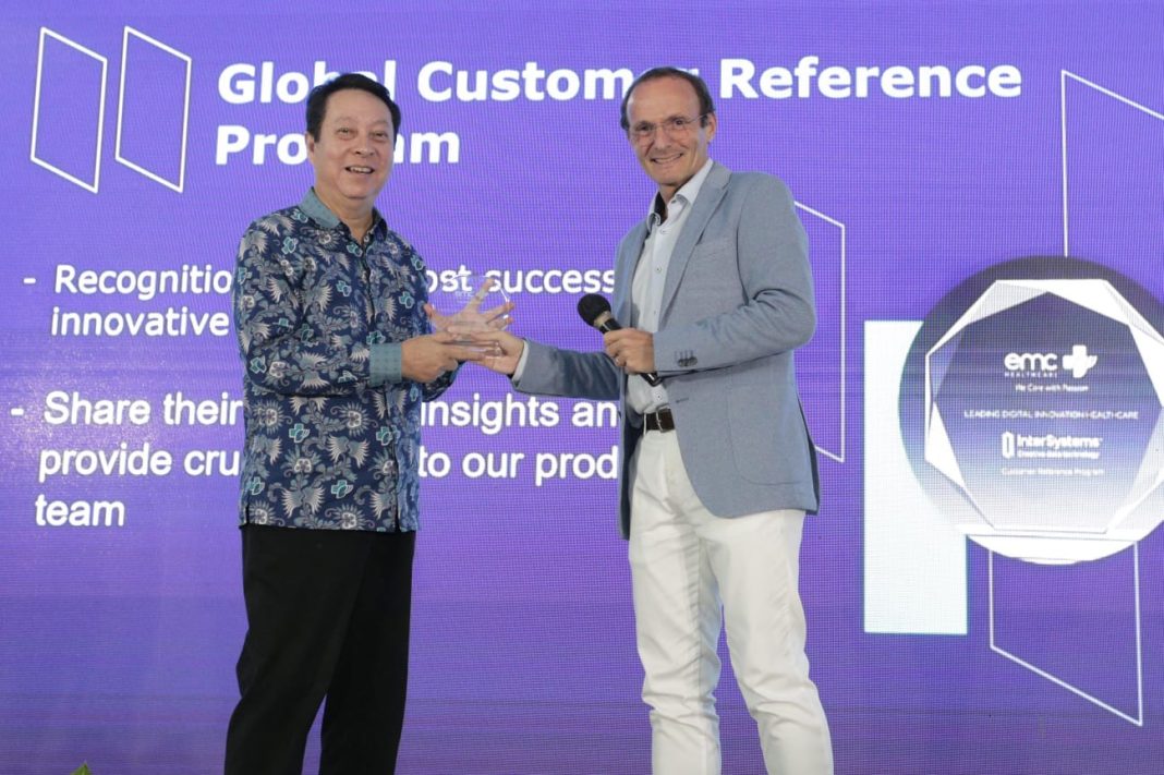 Presdir EMC Group Yusup Halimi dan Regional Managing Director Asia Pacific InterSystems Luciano Brastia