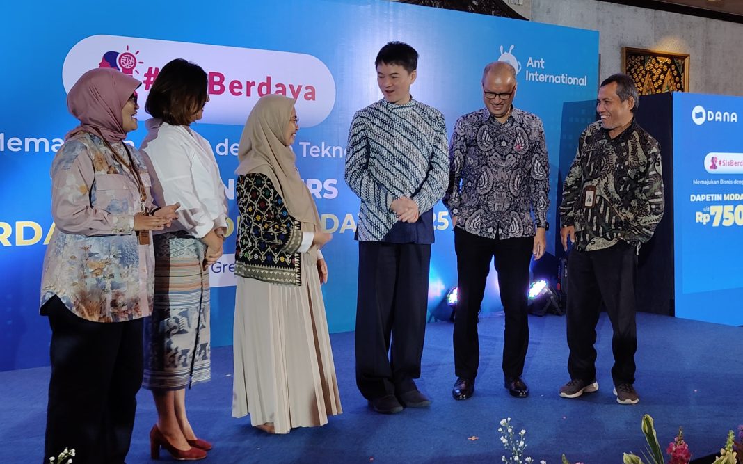Dana dan Ant International Targetkan 5.000 UMKM Perempuan Belajar Bisnis Hingga AI