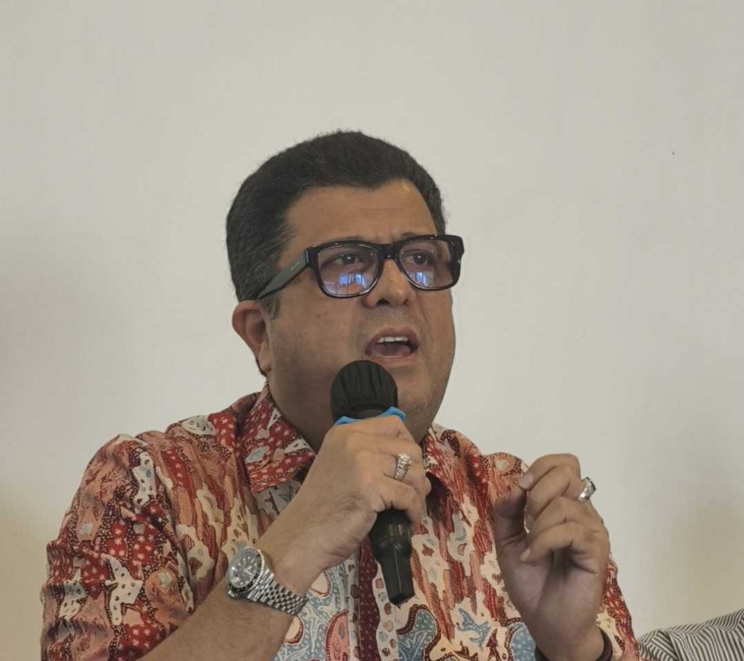 Direktur Eksekutif ATSI Marwan O. Baasir berbicara tentang regulasi OTT