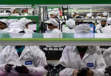 Dibayangi Masalah Tenaga Kerja Terlatih, Foxconn Siap Uji Coba Produksi iPhone 17 di India