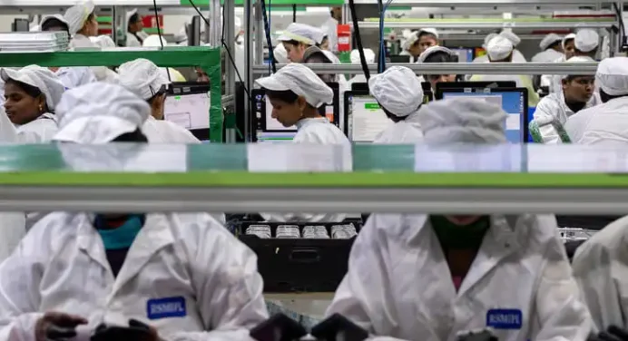 Dibayangi Masalah Tenaga Kerja Terlatih, Foxconn Siap Uji Coba Produksi iPhone 17 di India