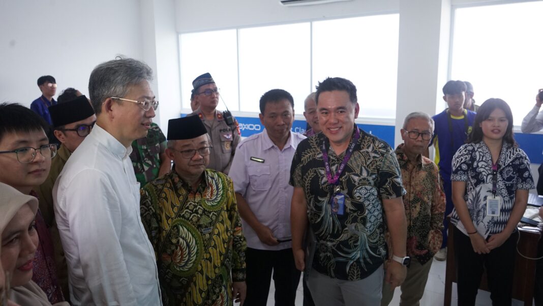 Axioo Donasikan Smart Classroom 5.0 untuk 100 SMK di 2025