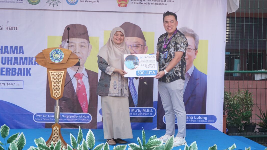 Axioo Donasikan Smart Classroom 5.0 untuk 100 SMK di 2025