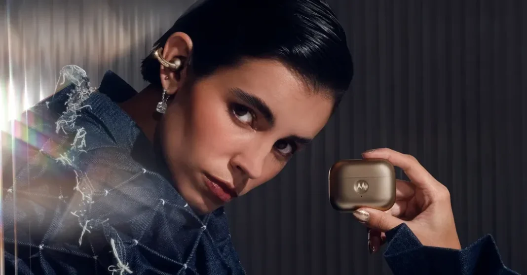 Motorola Moto Buds Loop earphone dengan kristal Swarovski dan desain open-ear