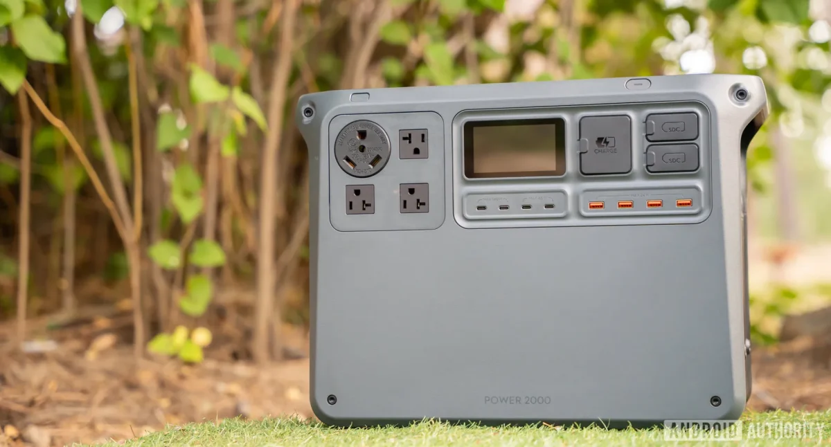 DJI Power 2000 Portable Power Station 03
