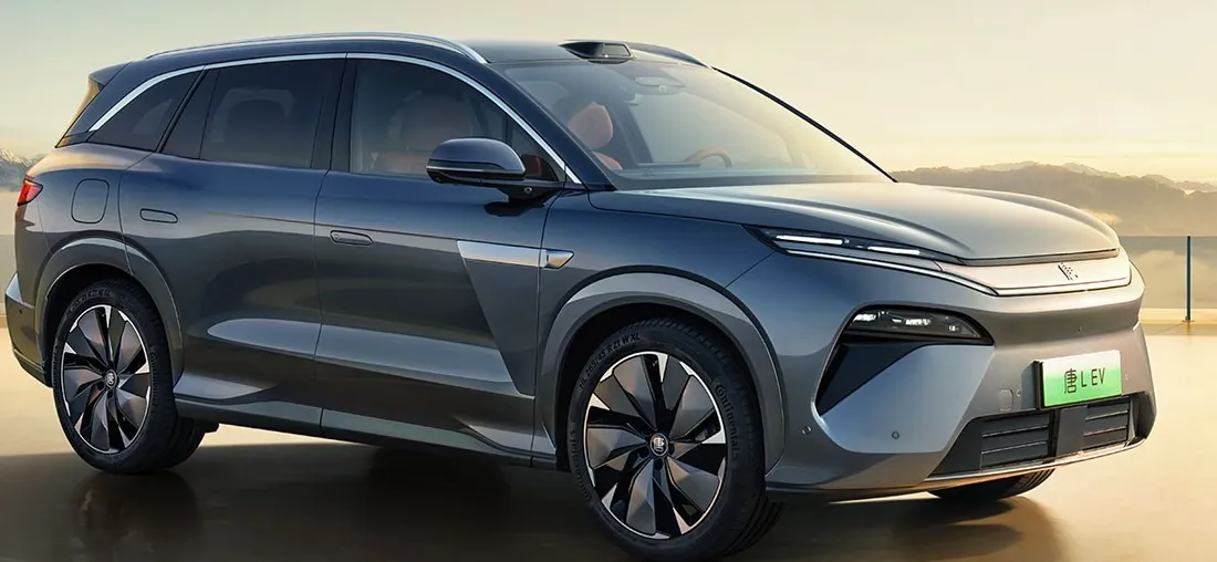 BYD turns latest Galaxy Watch into a digital car key