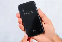 Google Nexus 4 dengan layar retak dan tanda keausan