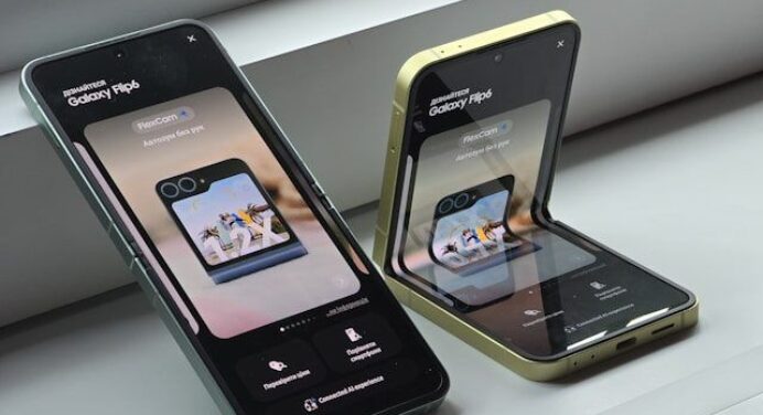 Ilustrasi restart HP Samsung dengan tombol power dan volume