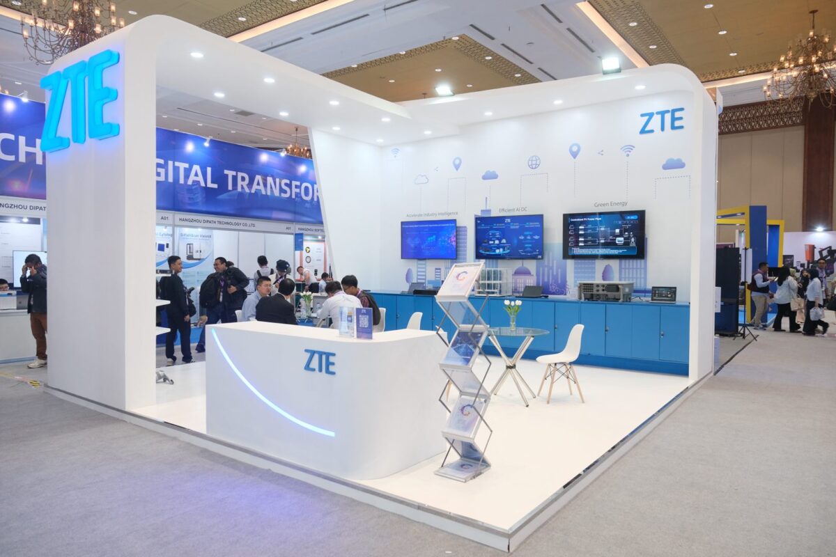 Content image for article: ZTE Tampilkan Inovasi di DTI-CX 2025, Dorong Transformasi Digital Indonesia
