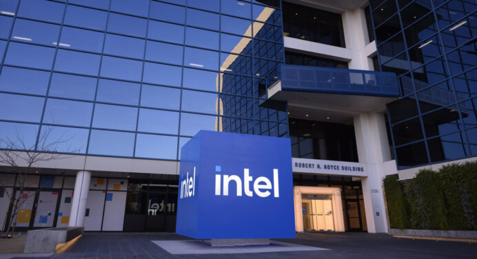 Pemerintah AS Akuisisi 10% Saham Intel, Trump: "Kesepakatan Besar"