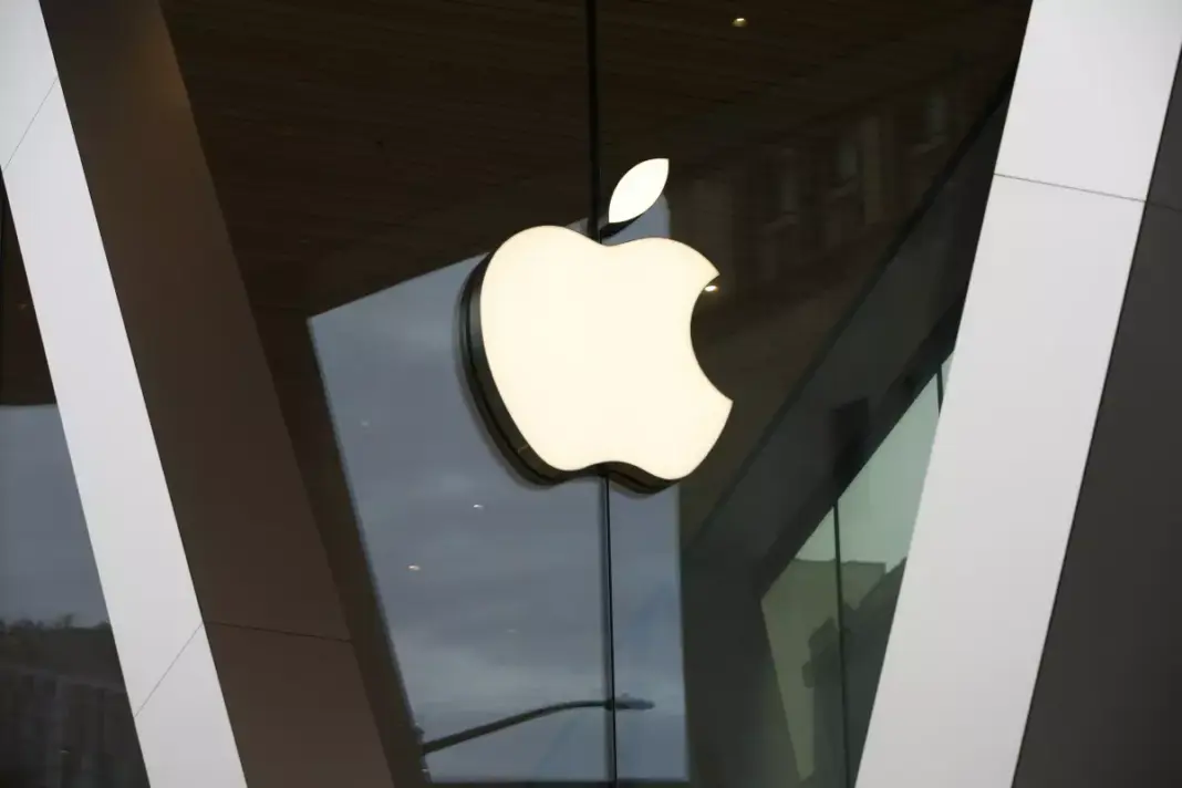 Apple Tambah Investasi US$100 Miliar di AS, iPhone Tetap Diproduksi di Luar Negeri