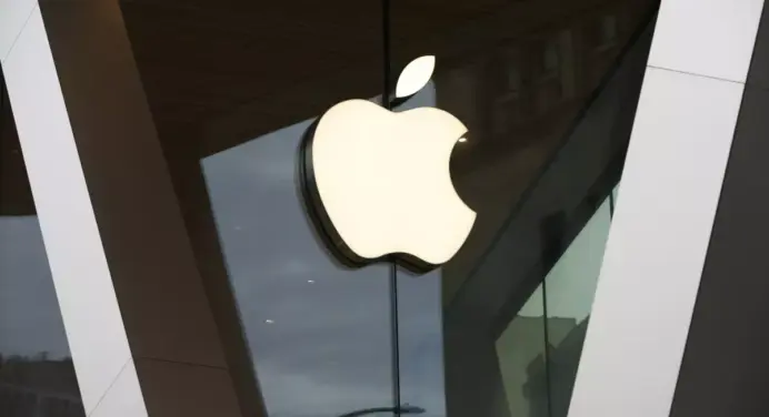 Apple Akan Produksi 100% Kaca iPhone dan Apple Watch di AS