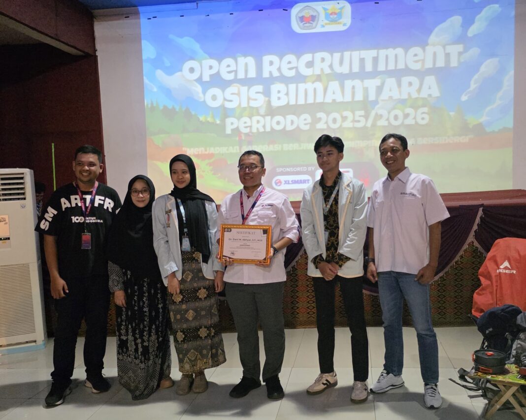Teman Pintar XLSMART Edukasi 2.640 Pelajar & UMKM di 4 Kota