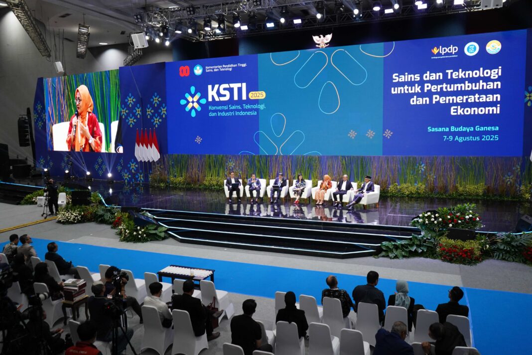 Telkomsel Perkenalkan 6 Solusi AI di KSTI 2025 untuk Dukung Indonesia Emas 2045