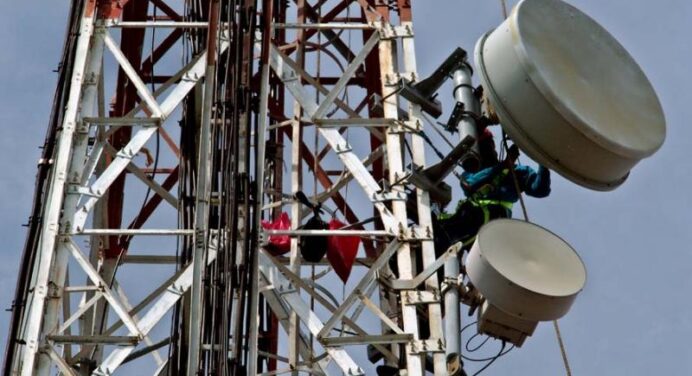 ARPU Telkomsel dan Indosat Melambat di Semester I 2025
