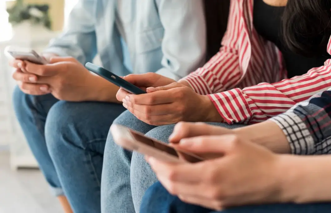 Merger XL Axiata dan Smartfren membentuk XLSMART