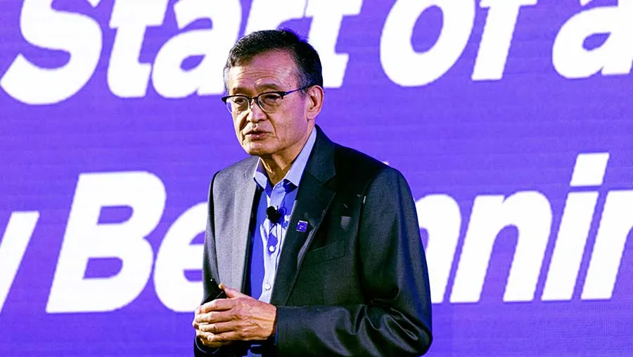 Lip-Bu Tan CEO Intel memberikan presentasi tentang rencana perusahaan