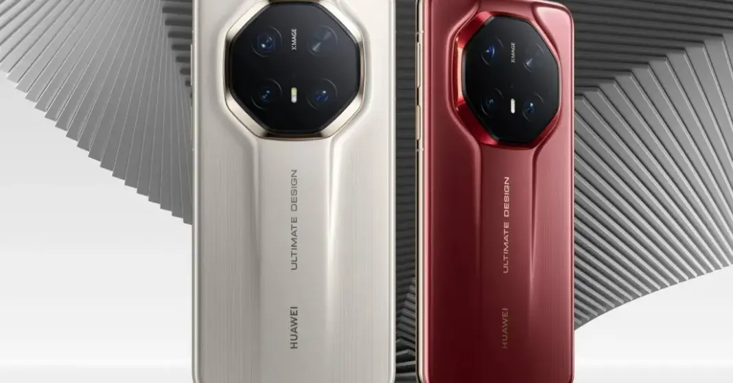 Dua unit Huawei Mate 70 RS Ultimate dengan panel belakang premium