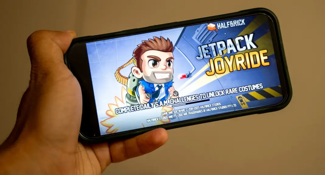 Game Android klasik Jetpack Joyride dengan tampilan loading page yang ikonik