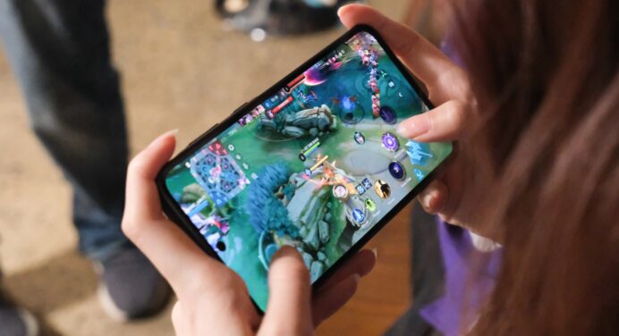 5 Rekomendasi HP Gaming 1 Jutaan RAM 8 GB Terbaru 2025