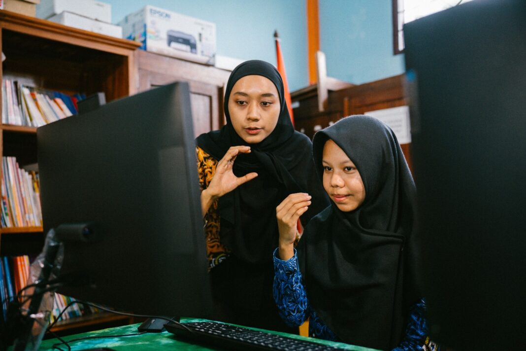 Telkom Perkuat Digitalisasi Pendidikan SLB dengan Bantuan AND di 71 Sekolah