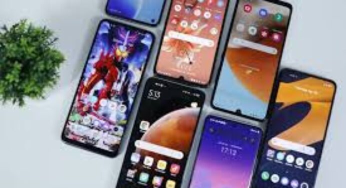 Pasar Ponsel Global Tumbuh 1% di 2025, Didorong iPhone dan AI