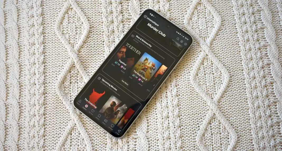 Tampilan antarmuka aplikasi Cinematique di perangkat Android