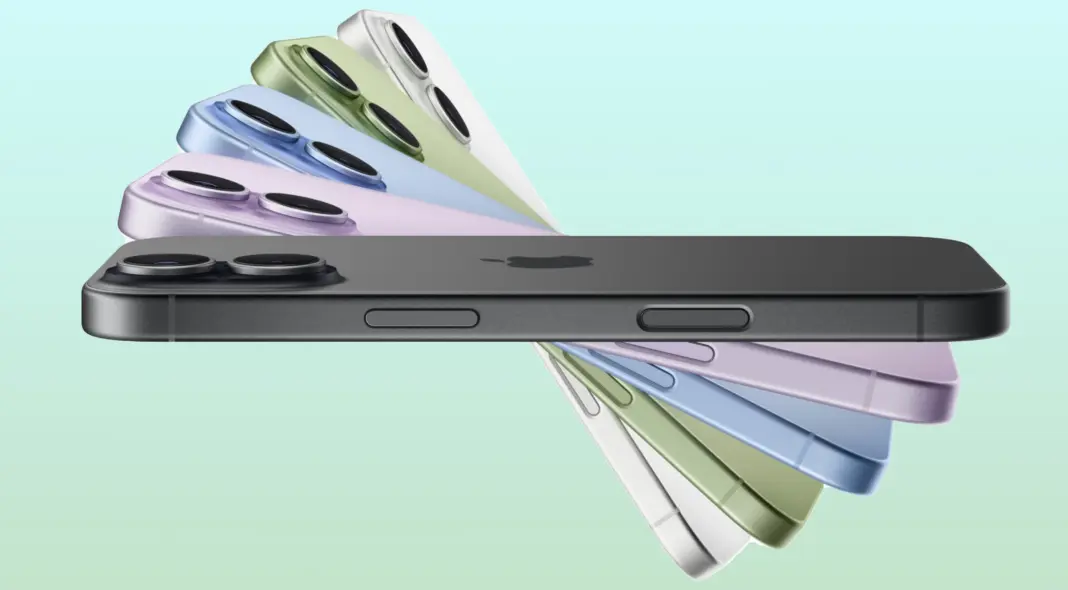 Seluruh lineup iPhone 17 dengan latar belakang hijau, menampilkan desain tipis dan kamera yang ditingkatkan.