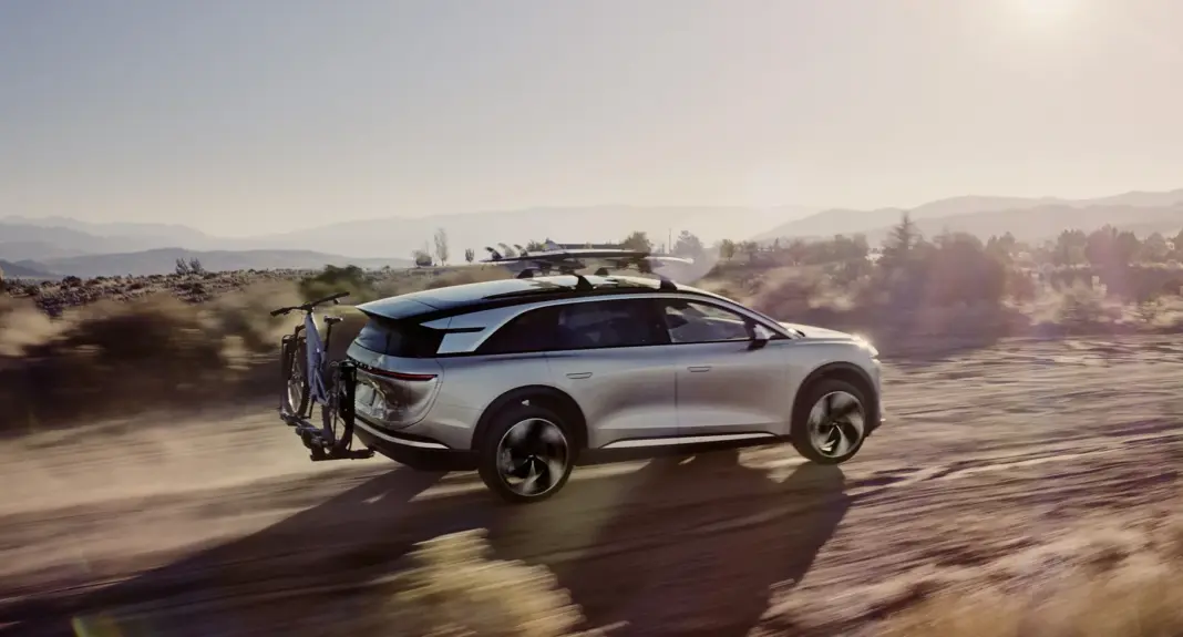 Lucid Gravity SUV listrik dengan desain modern dan fitur canggih