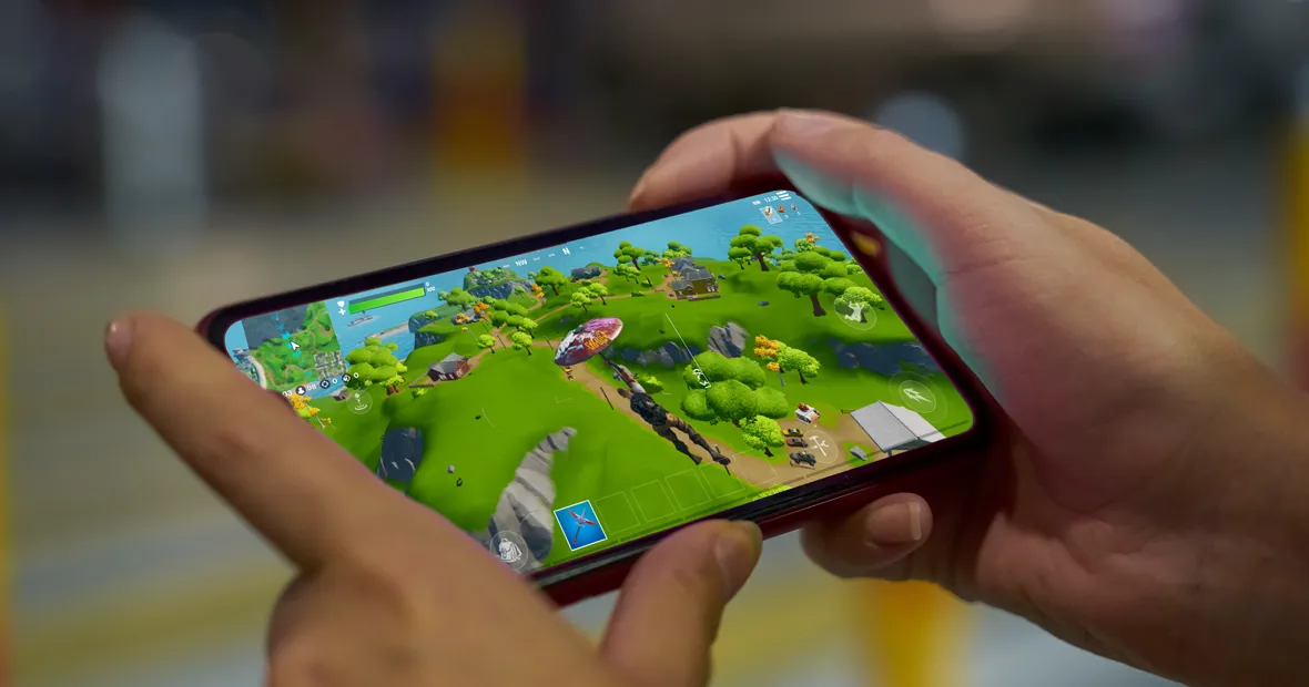 Fortnite edited to be running on an iPhone