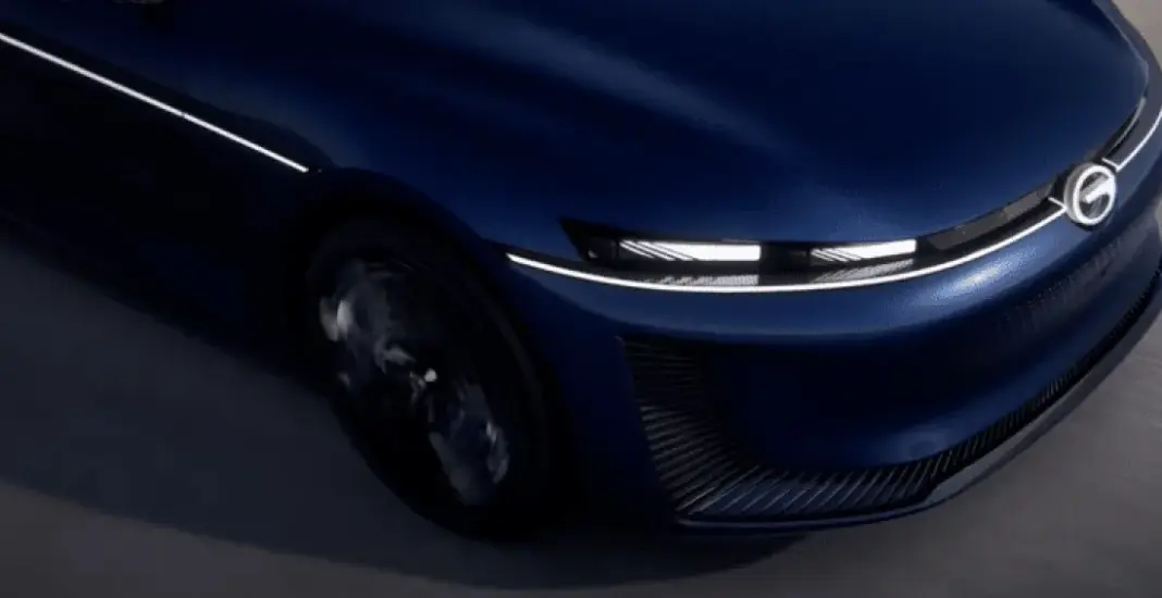 Konsep mobil listrik premium Qijing hasil kolaborasi GAC dan Huawei dengan desain futuristik