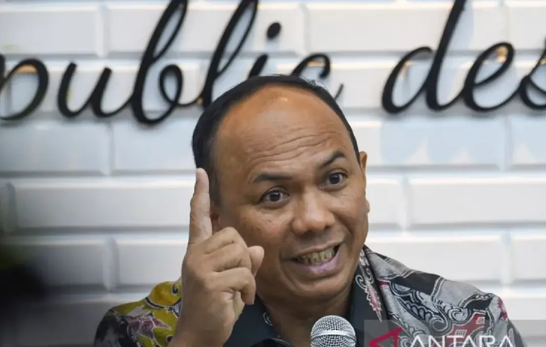 Kemkominfo memastikan proses lelang frekuensi 1,4 GHz berjalan sesuai jadwal dengan pengumuman pemenang pada Oktober 2025