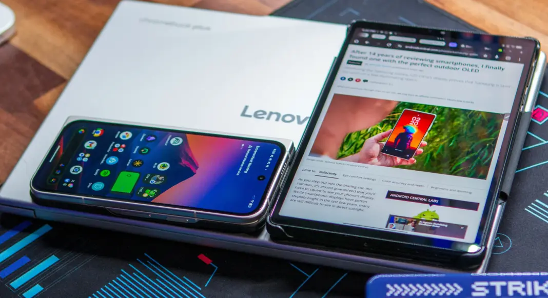 Lenovo Legion Tab Gen 3 dengan Chromebook Plus 14 dan Pixel 9 Pro Fold di latar belakang