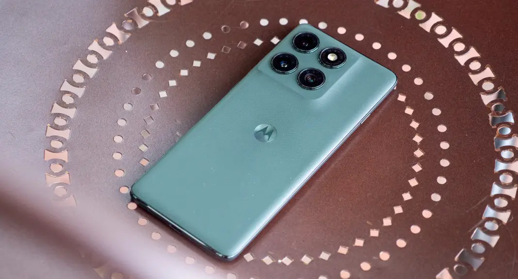 Motorola Edge 70 Bocor, Tampil dalam Dua Warna Pantone Menawan