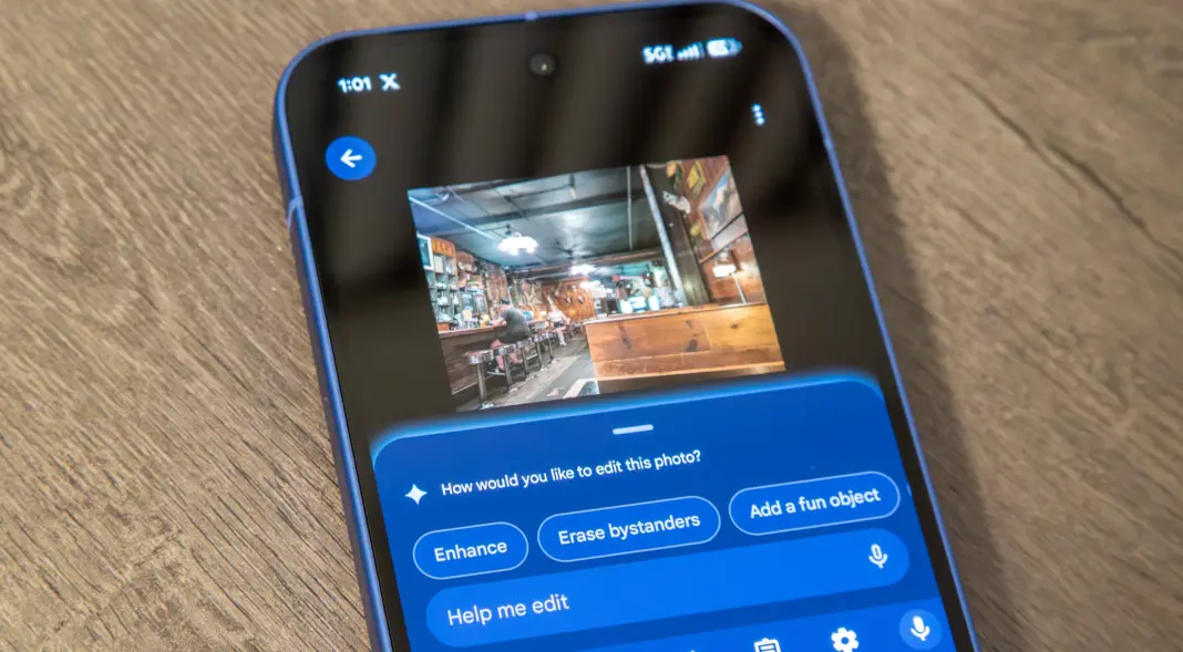 Tampilan antarmuka Help Me Edit pada Google Photos menggunakan Pixel 10 dengan berbagai opsi editing AI