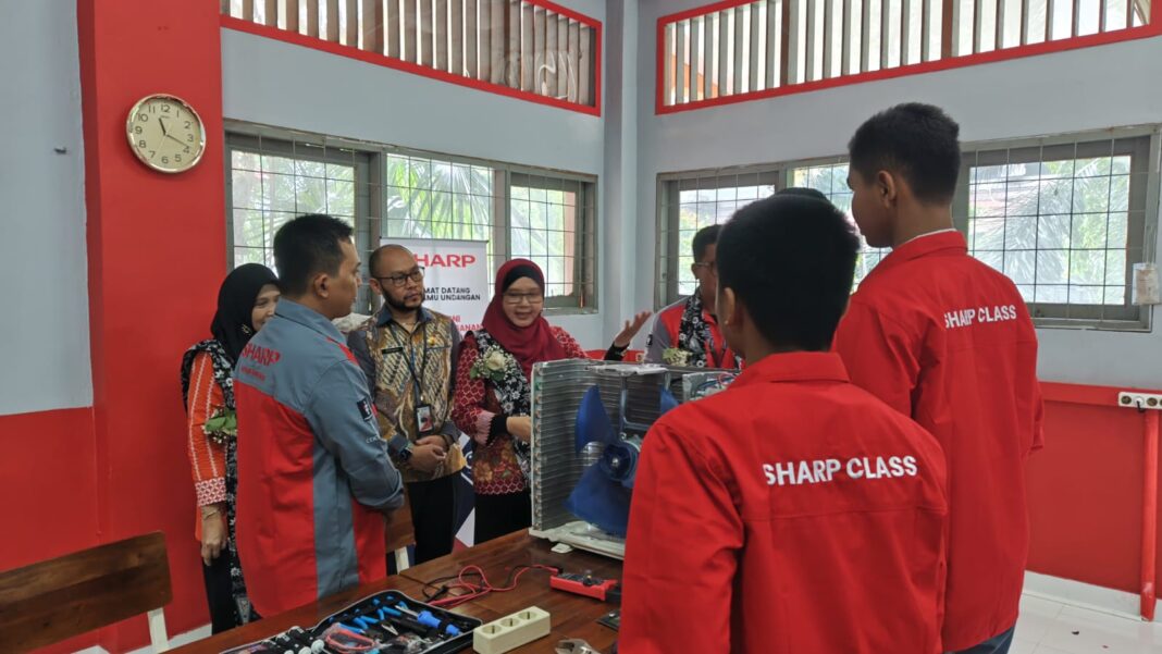 Sharp Class SMKN 39 Jakarta Tingkatkan Mutu Lulusan SMK