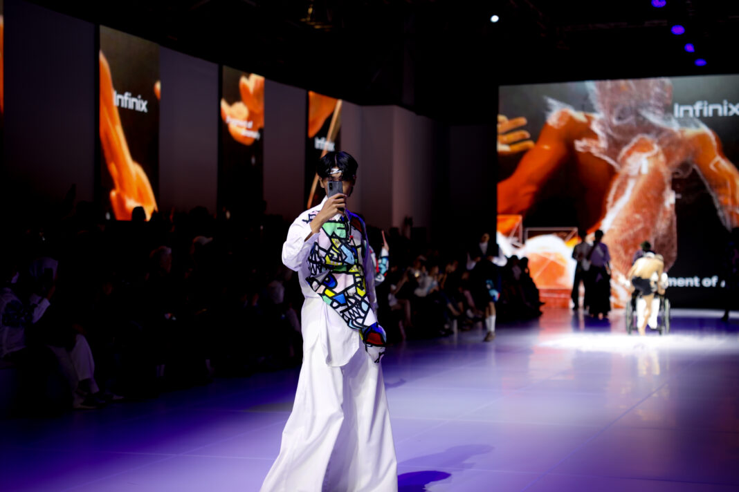 Infinix Hadirkan Fragment of Anomaly di Jakarta Fashion Week 2026