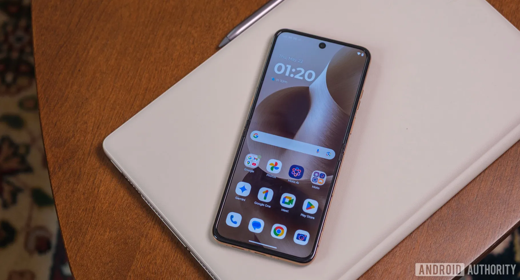 Motorola Razr Ultra home screen