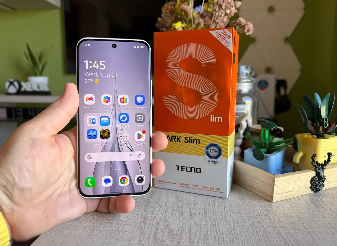 Honor Magic V3 tampak depan tertutup