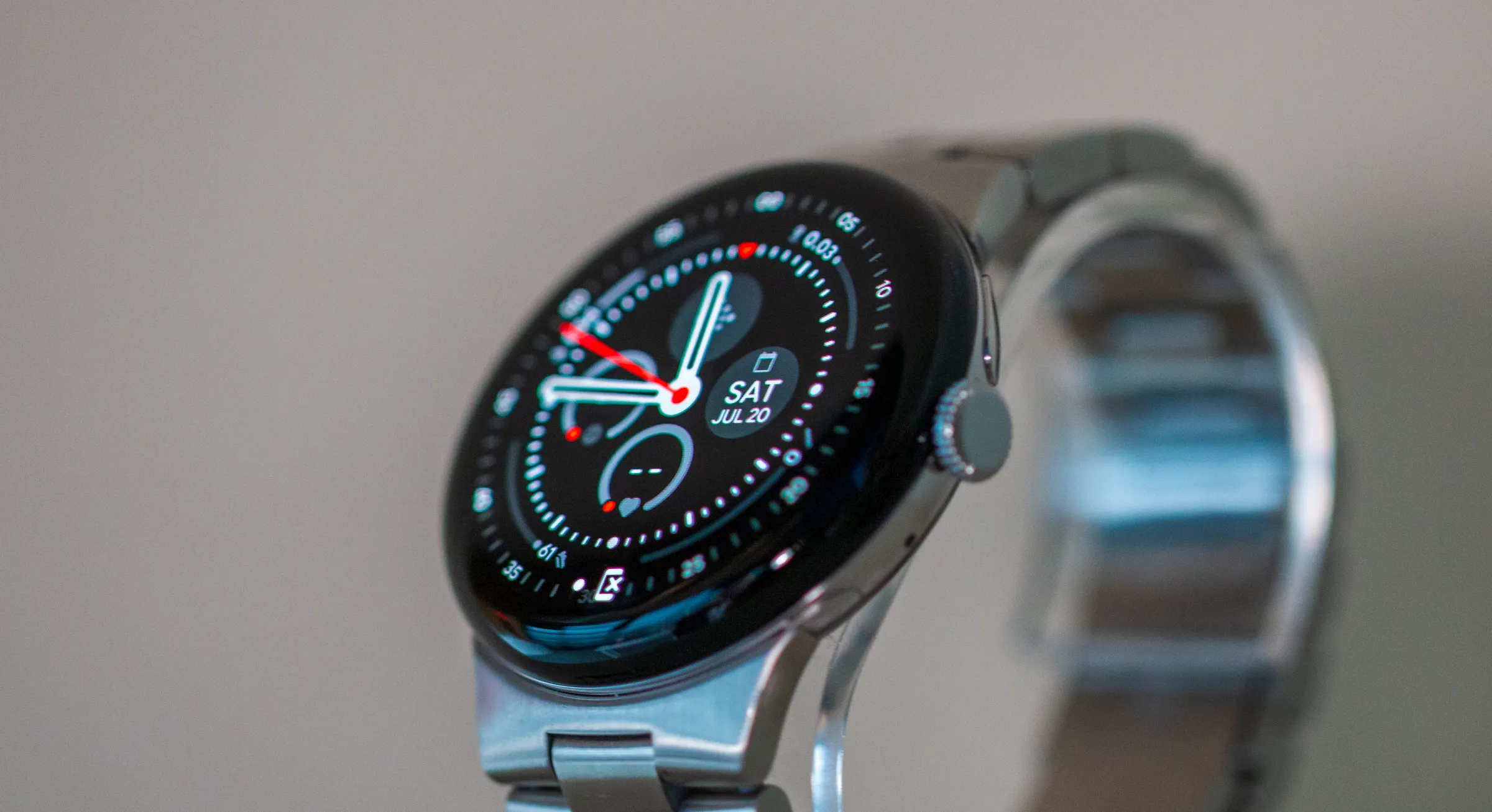 Pixel Watch 3 with Metal Link Band Close-up
