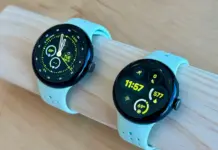 Dua unit Google Pixel Watch 3 dengan strap berbeda yang dipajang di acara peluncuran resmi Made by Google 2024.